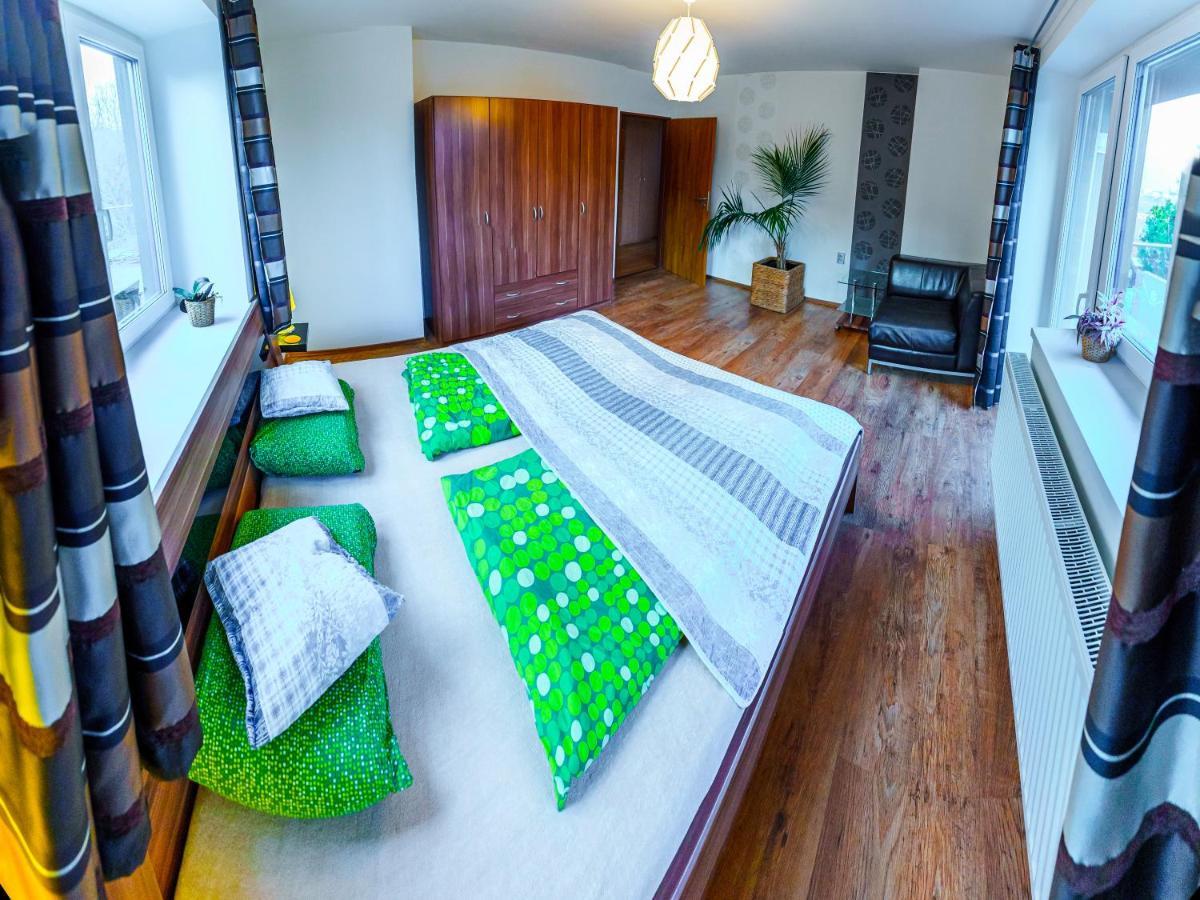 Apartment Pod Sychrovem Prague Luaran gambar
